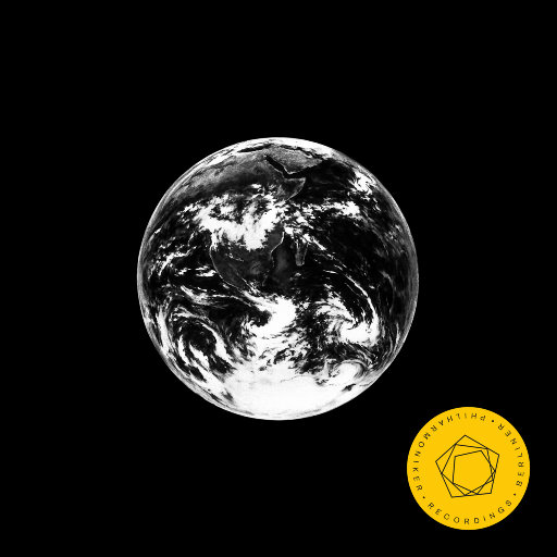 被三个男人捏奶头着玩弄视频
